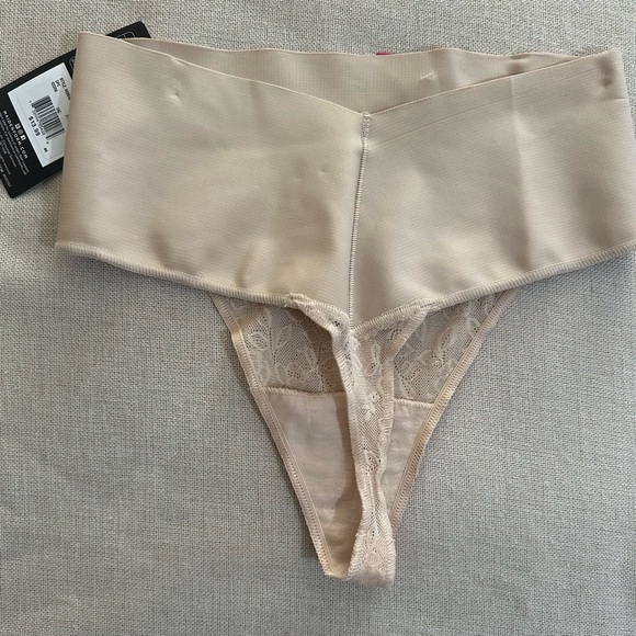 Maidenform Tame Your Tummy Lace Thong Women's Shapewear Underwear NWT - Picture 7 of 9